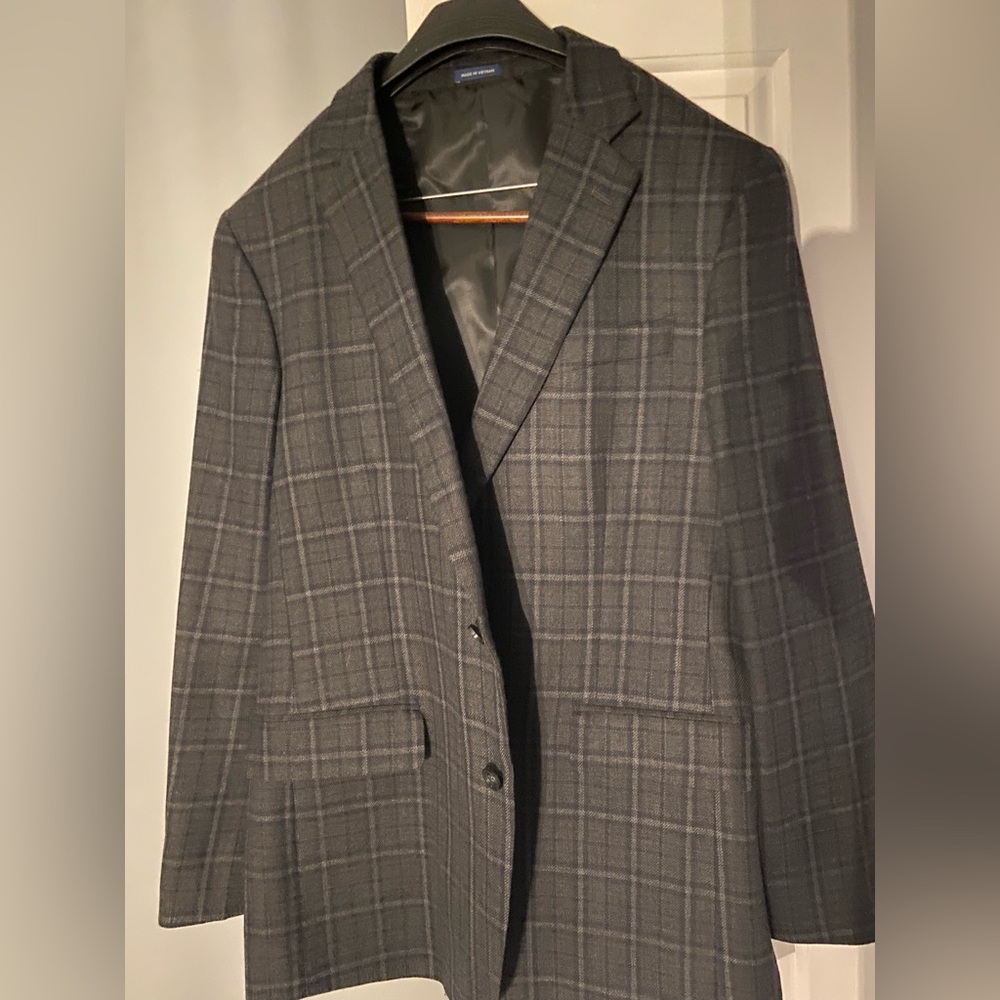 Men’s grey striped suit jacket